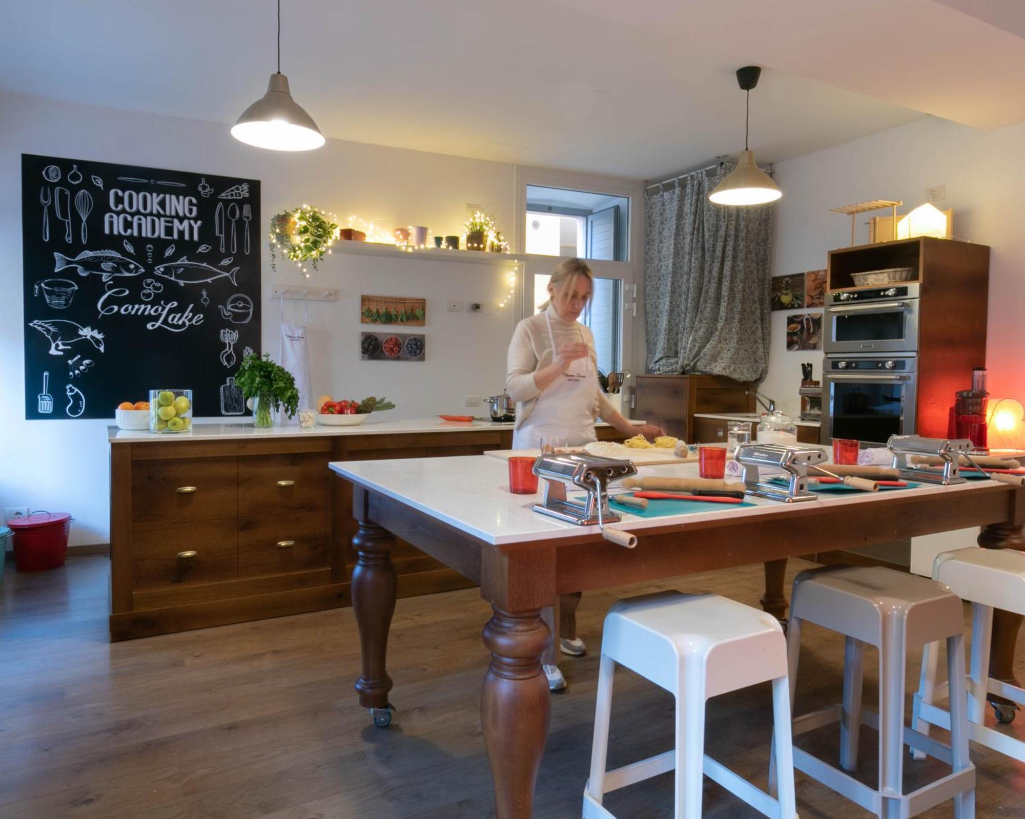 Mamma Ciccia Holiday Home - Lake Front Apartment Манделло-дель-Ларіо Екстер'єр фото
