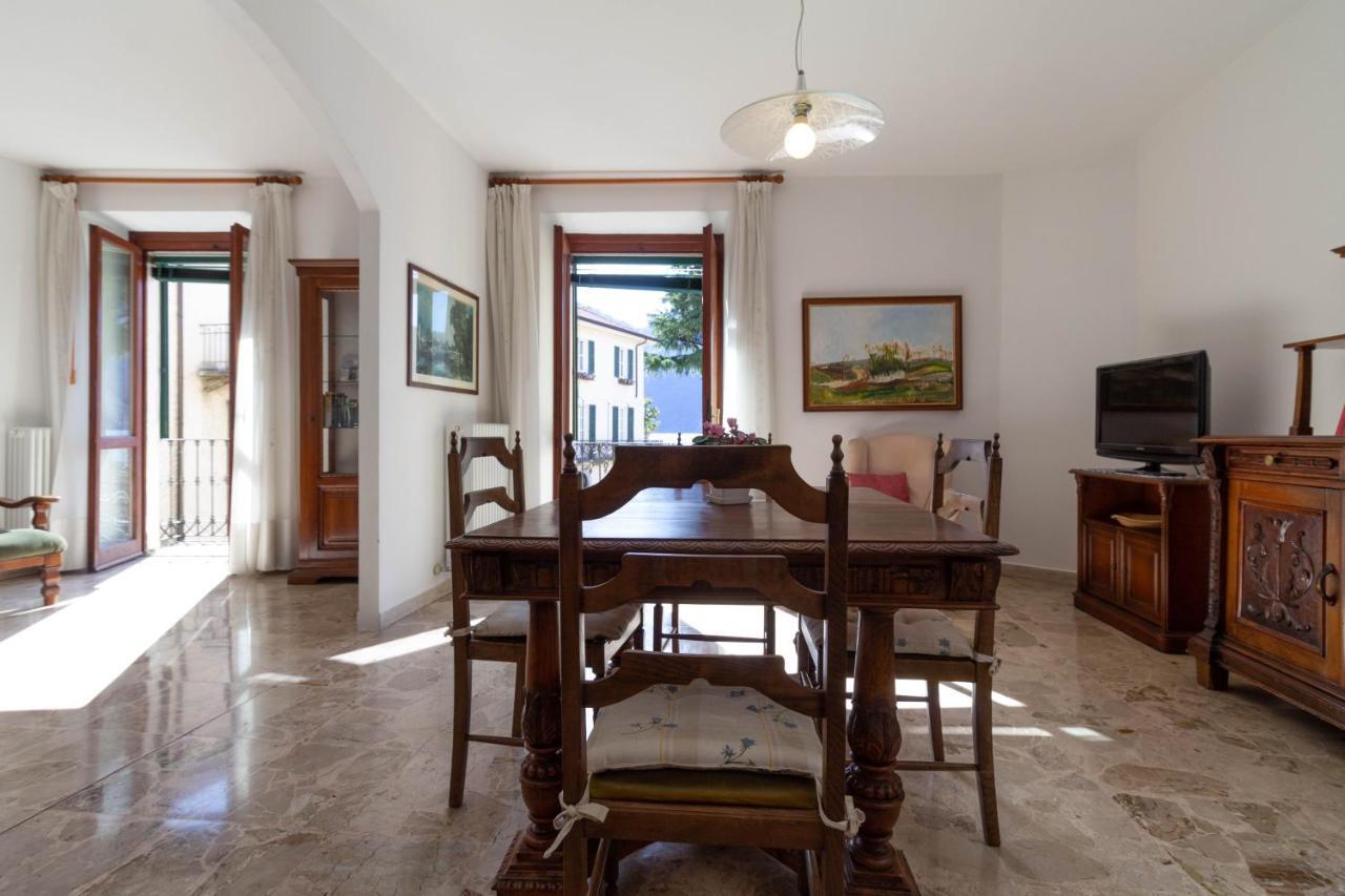 Mamma Ciccia Holiday Home - Lake Front Apartment Манделло-дель-Ларіо Екстер'єр фото