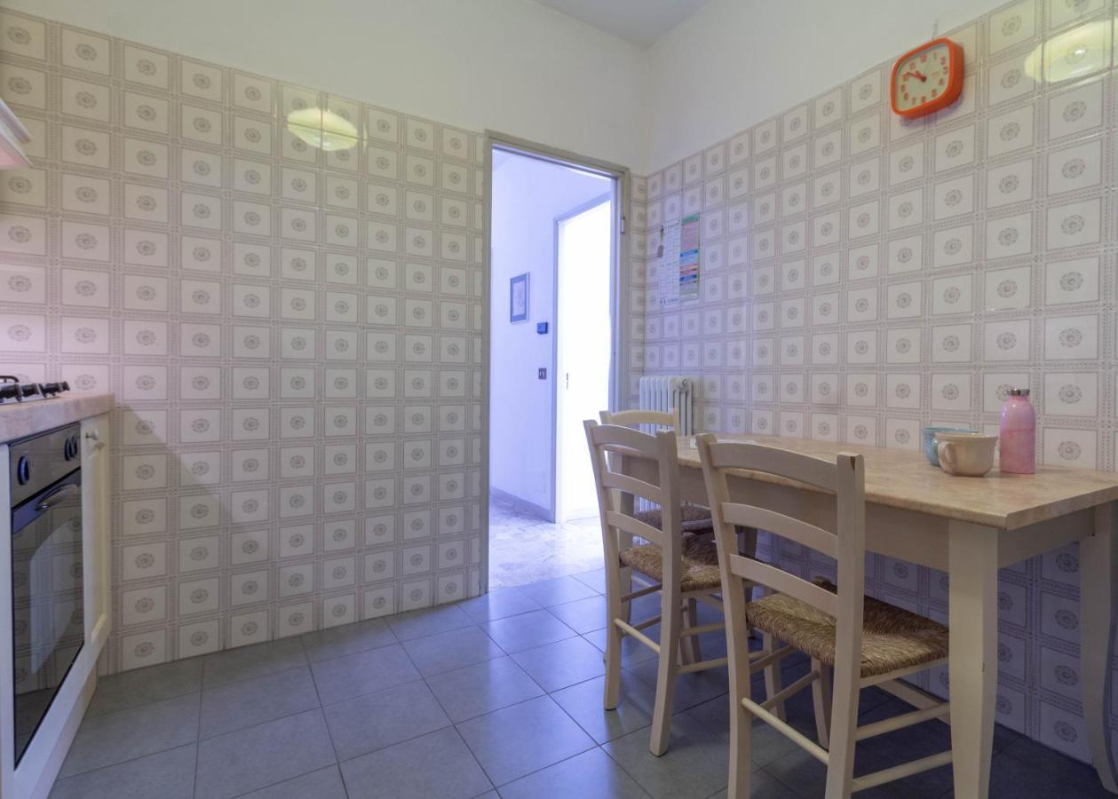 Mamma Ciccia Holiday Home - Lake Front Apartment Манделло-дель-Ларіо Екстер'єр фото