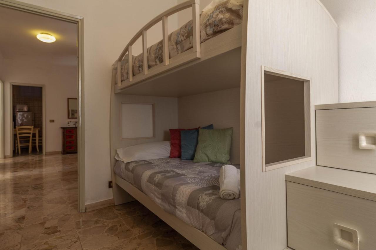 Mamma Ciccia Holiday Home - Lake Front Apartment Манделло-дель-Ларіо Екстер'єр фото